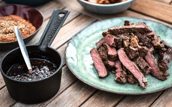 Gietijzeren sauspan + Basting Brush