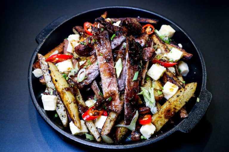 BBQ style Poutine scaled - BBQ style Poutine