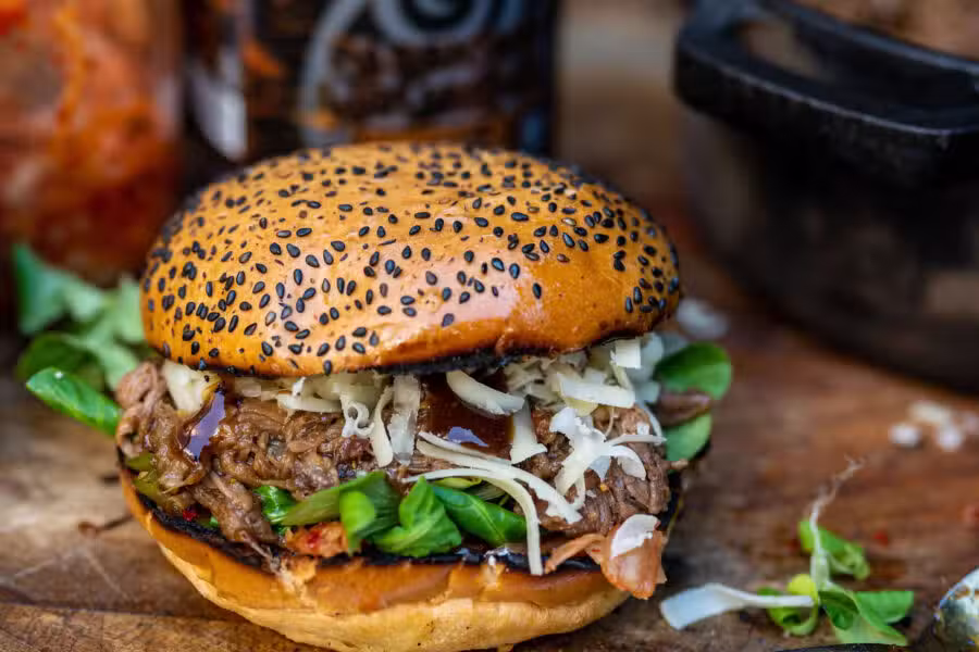 pulled-pork-burger-saus-guru-pitmaster-kamado-recept-70