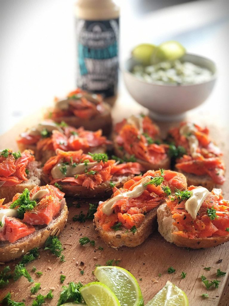 warm gerookte zalm advocado mouse bbq kamado recept scaled - Warm gerookte zalm met avocado dip