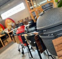 Vergelijking kamado merken Big Green Egg, Kamado Joe, The Bastard, Monolith en Grill Guru