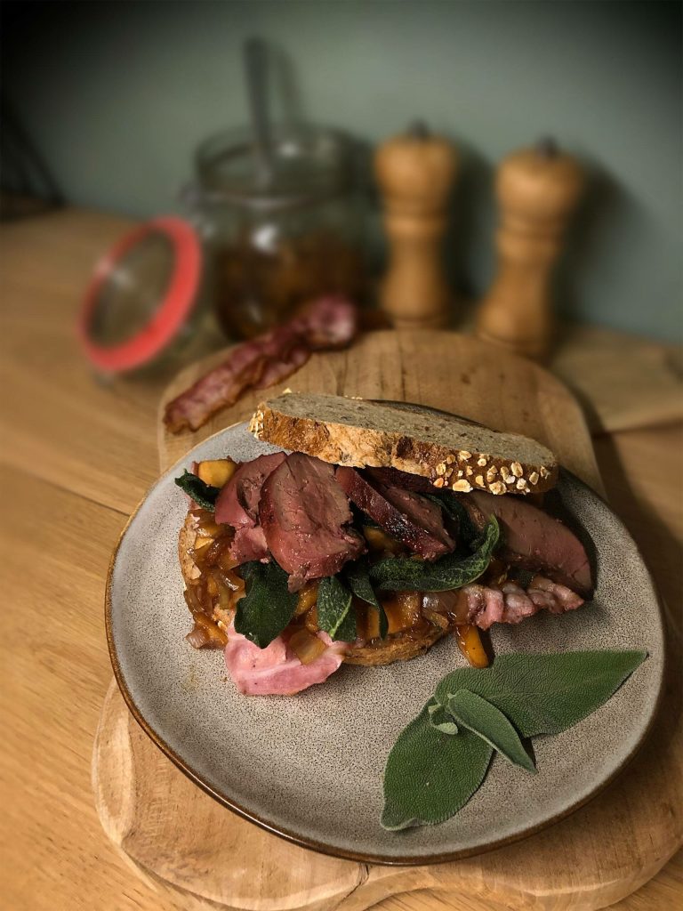 lever uien appel compote kamado green egg recept04 scaled 1 scaled - Broodje lever met uien appel compote