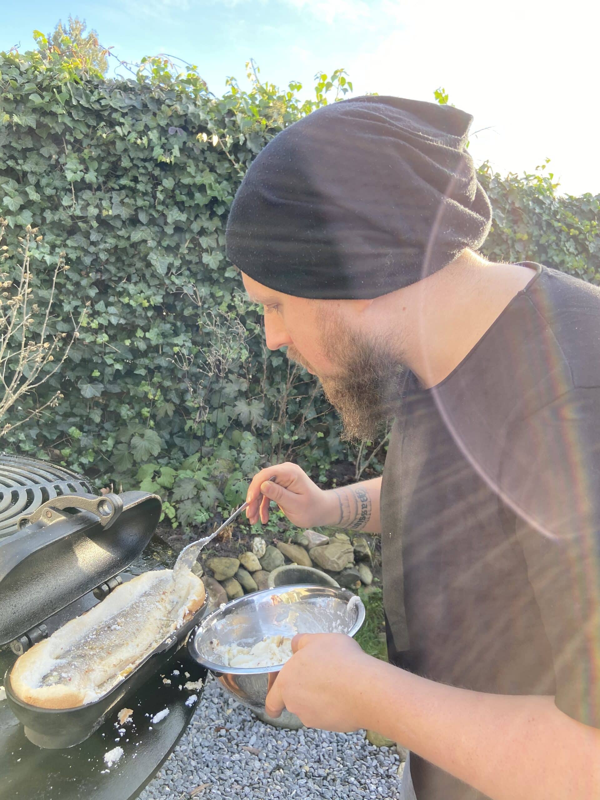 Zeebaars in zoutkorst klaarmaken