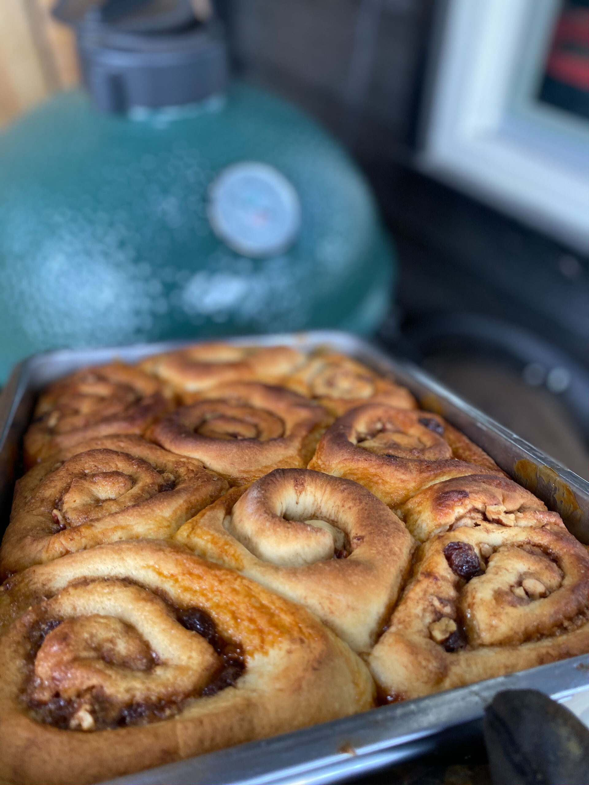 cinnamonCinnamon Rolls Kamado Big Green Egg-rolls-kamado-bbq-recept-green-egg-19