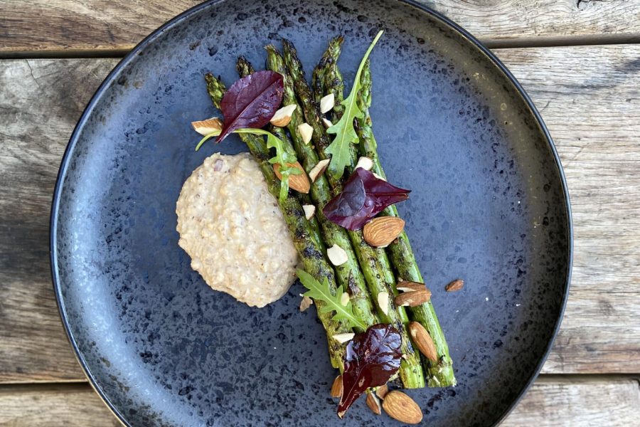gegrilde groene asperges egg kamado bbq recept 08 scaled - BBQ'en met gezondere keuzes