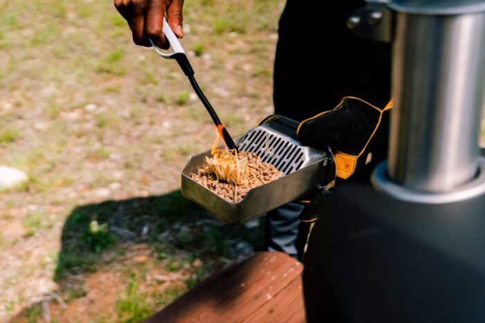 Lifestyle Ooni Fyra 12- Fuel Tray Set Up Light-min