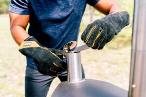 Lifestyle Ooni Fyra 12-Pellet Top Up-min