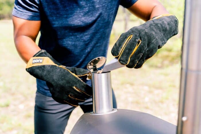 Lifestyle Ooni Fyra 12-Pellet Top Up-min