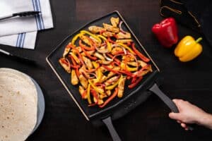 Gietijzeren-grizzler-pan-ooni-1