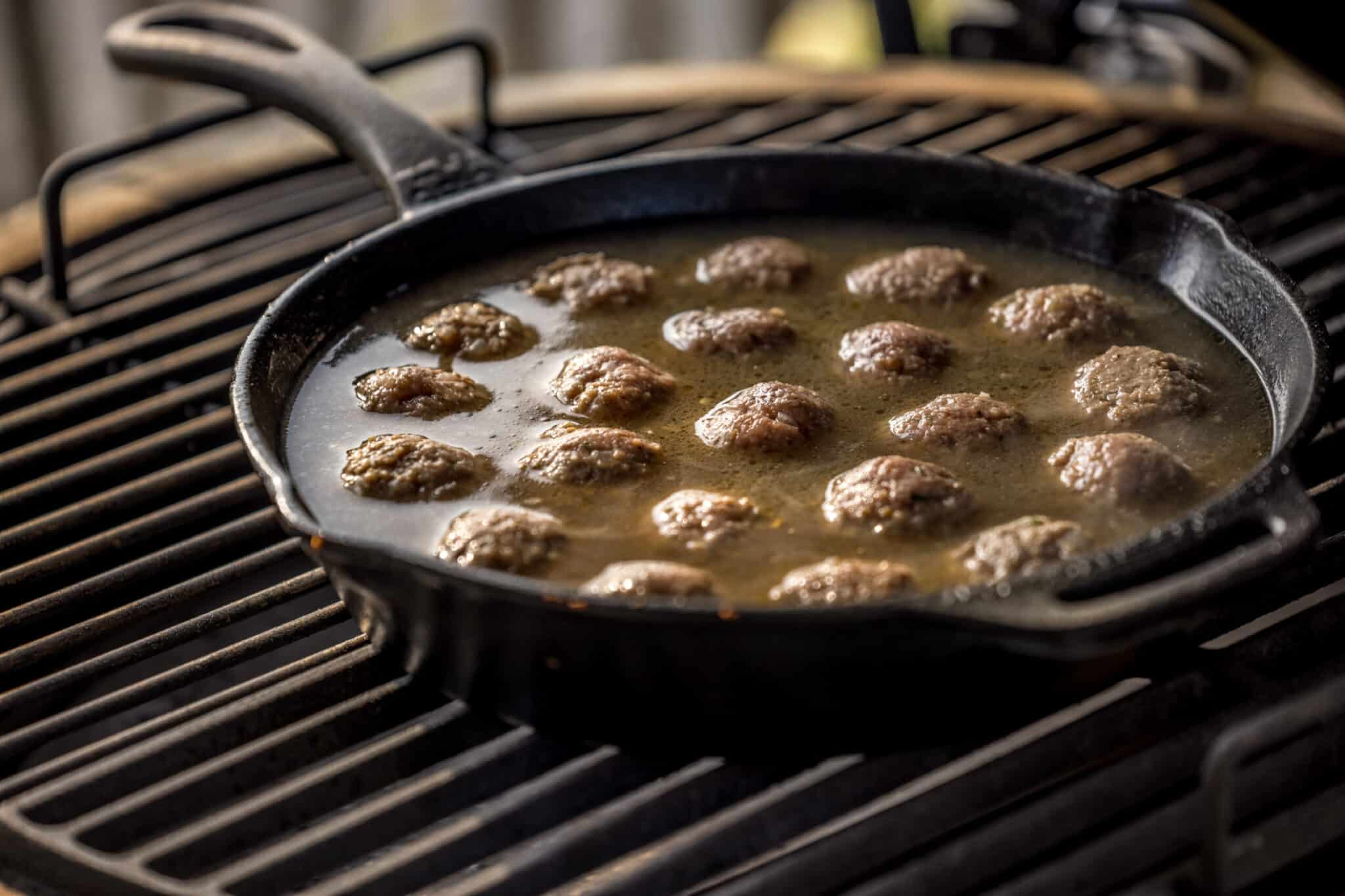 Zweedse-gehaktballetjes-kottbullar-recept-bbq-kamado-biggreenegg
