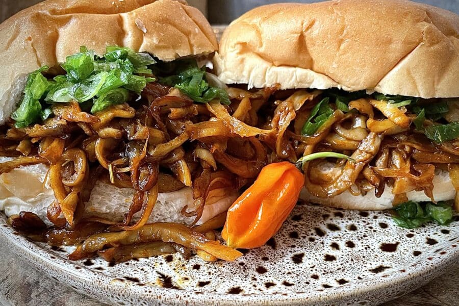 Eindproduct vega pulled pork BBQ vegetarisch oesterzwammen recept