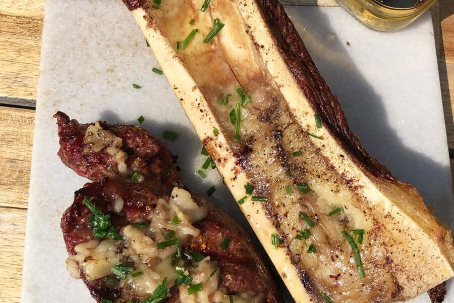 Eye Log Steak Rund met Godenboter Gegrild Beenmerg Bieslook Honey Whisky Jack Daniels Jim Beam Recept Kamado BBQ