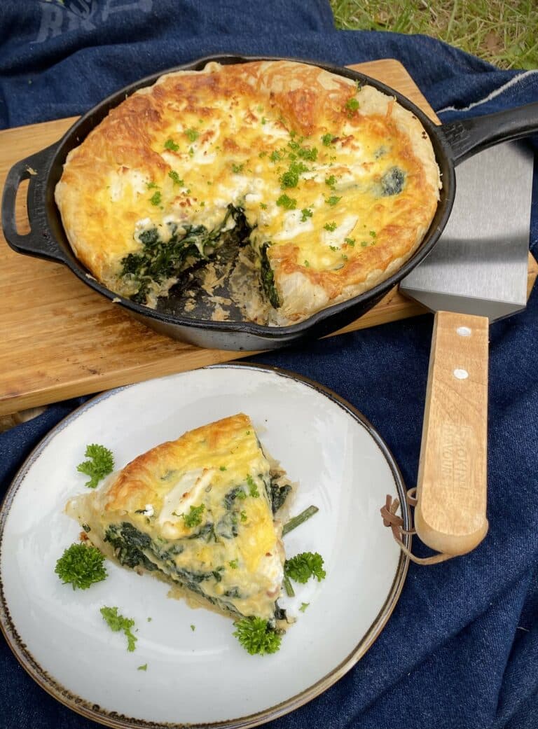 Eindresultaat-Quiche-met-spek-en-spinazie-van-de-bbq-kamado-recept-barbecue