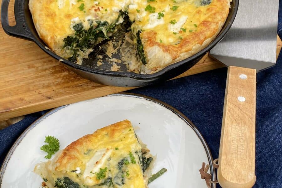 Eindresultaat-Quiche-met-spek-en-spinazie-van-de-bbq-kamado-recept-barbecue
