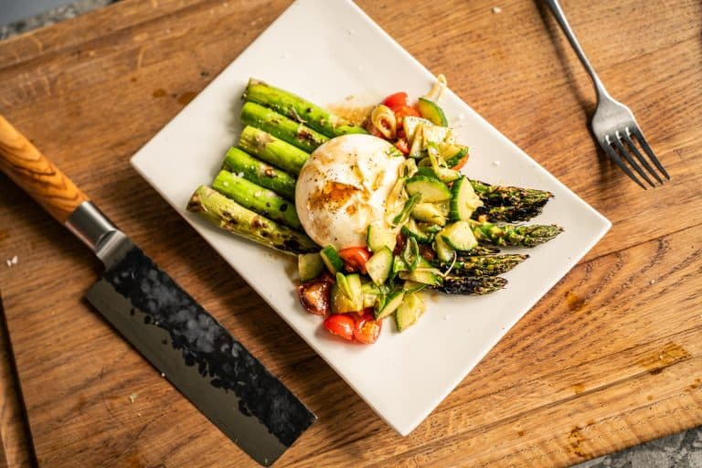 aspergesburataforged - Gegrilde groene asperges