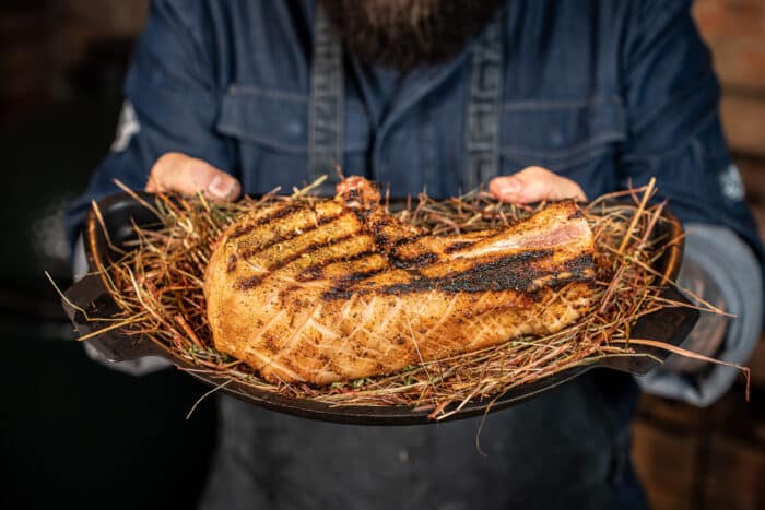 Tomapork-op-hooi-recept-varken-varkensrack