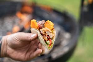 Jeroen-hazebroek-fajitas-3-eindresultaat-open-vuur-en-braai-boek