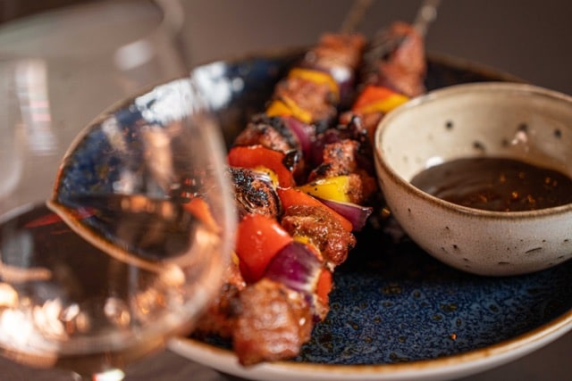 Wijnvoordeel-x-BBQ-Experience-Center-recept-shaslick-van-de-bbq-Pierre-baptiste