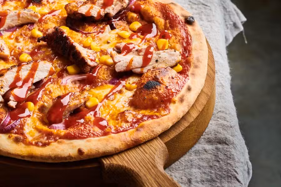 BBQ-chicken-pizza-ultieme-pizza-boek