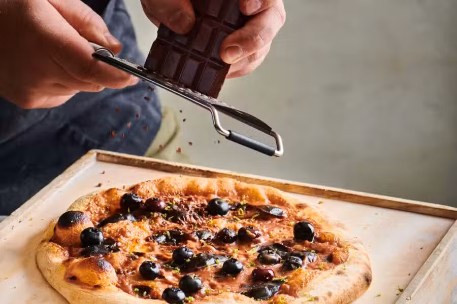 pizza-met-chocolade-bosbessen-citroen-recept
