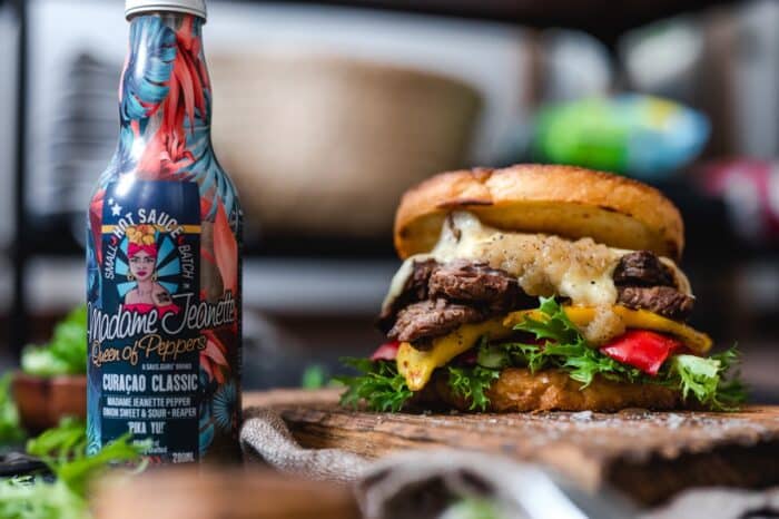 Saus-guru-madame-jeanette-curacao-classic-1- groot