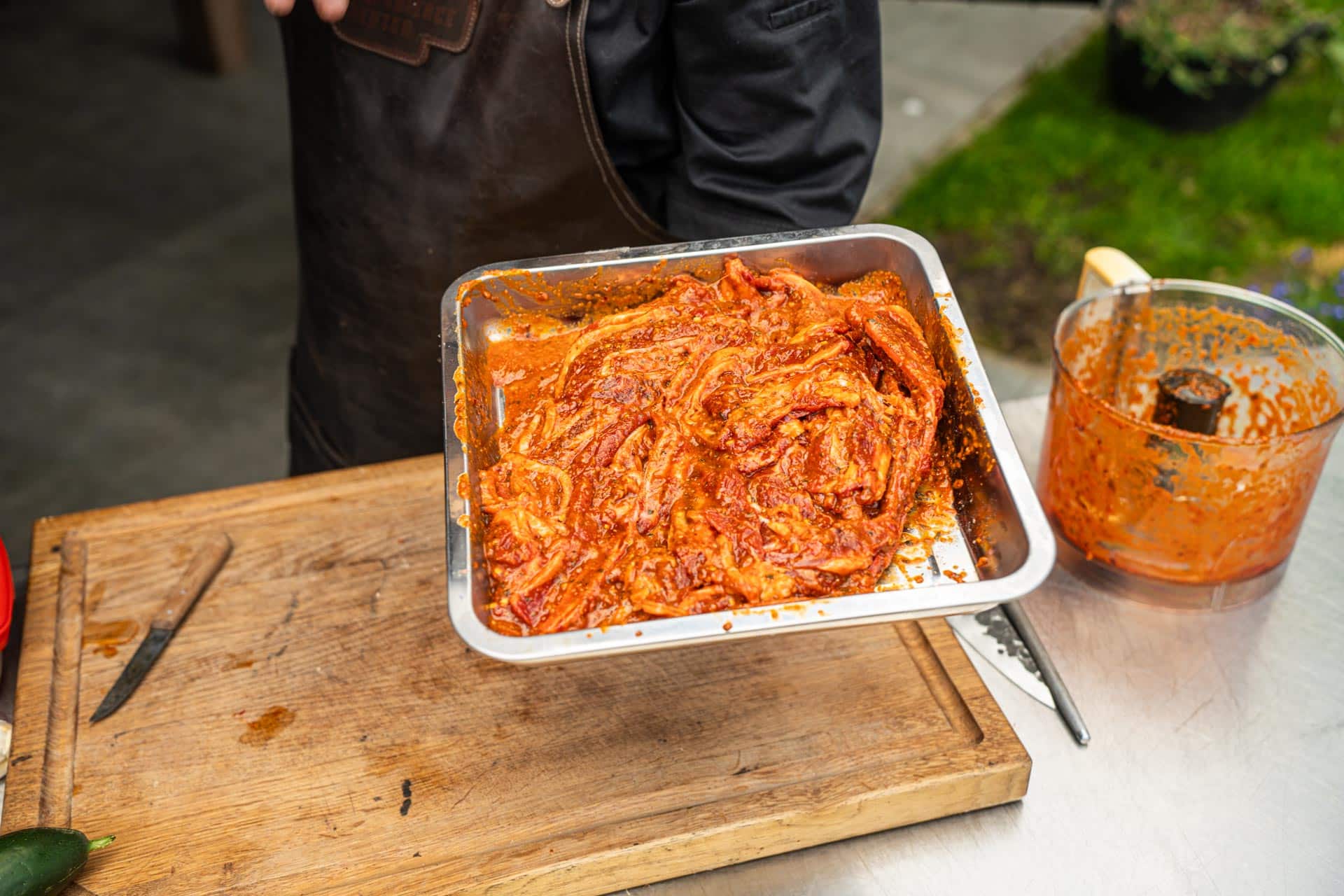 Kamado-Joe-BBQ-feestje_ribs_marineren