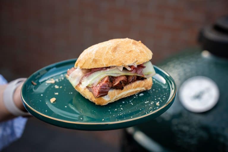 bbqenbijmargueritelowres - Broodje Bavette Steak
