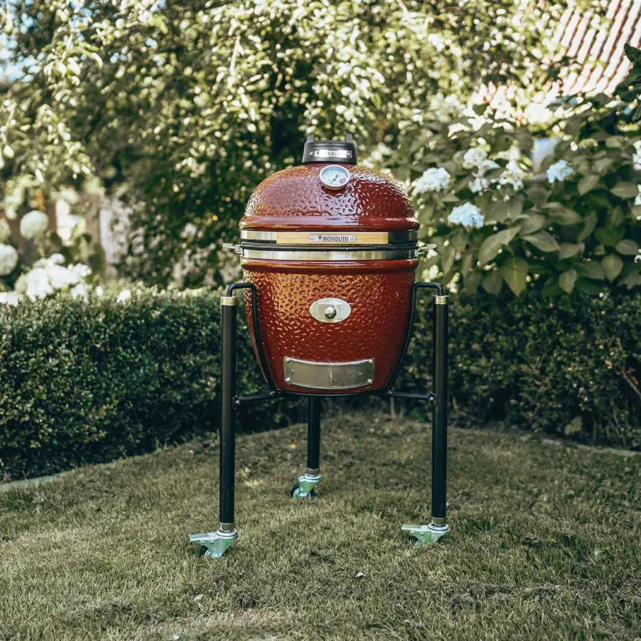 Monolith Junior 2.0 kamado BBQ